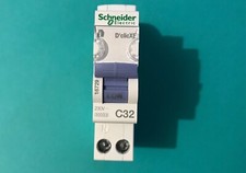 Disjoncteurs Schneider 16729 -