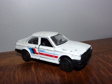 BMW 325i Majorette 1/56 N°229