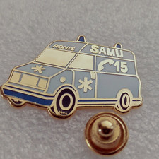 Pin's lapel pin enamel Pins AMBULANCE CITROEN J5 SAMU RONIS 15 ZAMAC