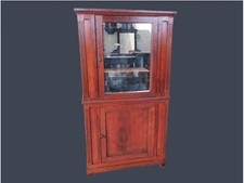 Armoire En Bois Massif Intacte