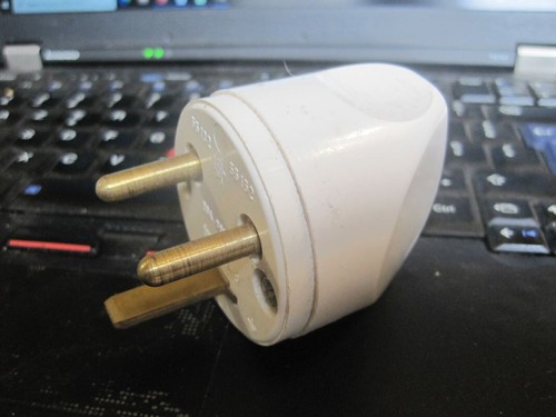 Fiche male pour prise legrand - fiche,