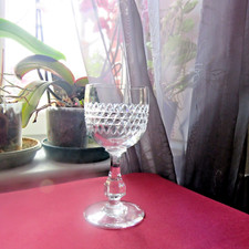 1 verre à vin blanc en