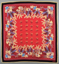 Magnifique foulard vintage  " Valentino "