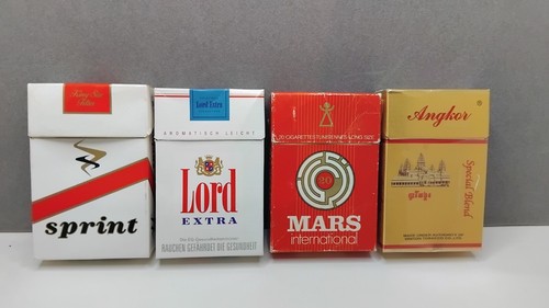Lot paquets vides de - 4,