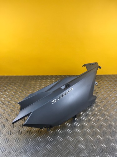 Demi coque arrière droite