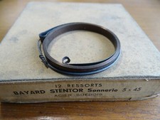 HORLOGERIE UN RESSORT REVEIL