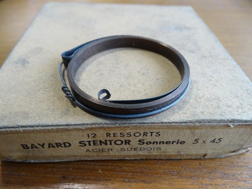 Horlogerie ressort reveil - un,