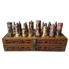 Jeu d’échecs en pierre naturelle sculptée - Coffret ancien style asiatique