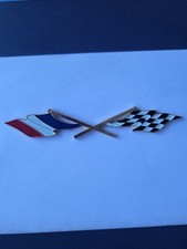 BADGE DRAPEAU DAMIER SPORT