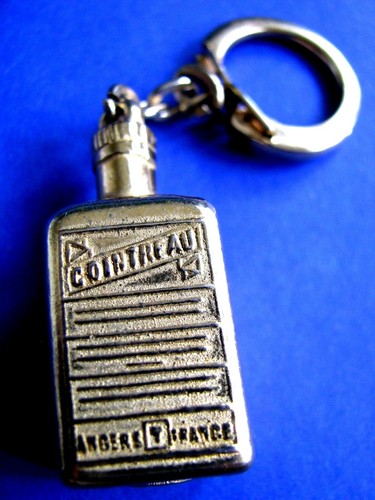 Ancien porte clé bouteille - porte,