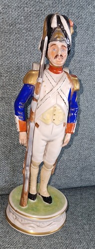 Statuette soldat porcelaine - statuette,