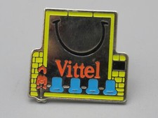 Pin's Vittel Abri bus