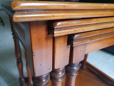 Tables Gigognes en merisier