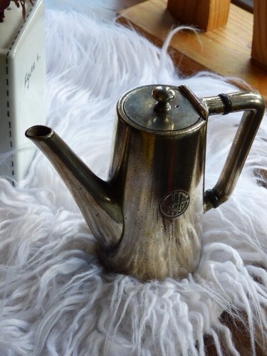 Cafetière verseuse egoïste - cafetière/verseuse,