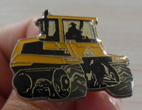 Pin engin chantier - pin's, tp