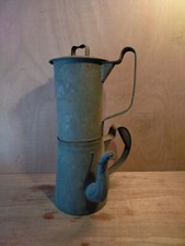 CAFETIERE EN FER BLANC