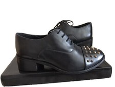 Chaussures cloutées en cuir noir neuves Asos. Taille 5. PRIX CONSEILLÉ 50,00 £