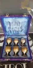 Coffret de 6 verres en métal