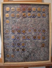 Lot 44 insignes, broches thème ski ESF, Sous cadre, fabrication Augis et FIA