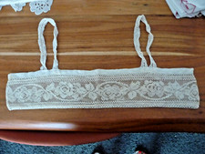 Linge ancien 1  Haut  de robe en   broderie dentelle tulle blanche  beige