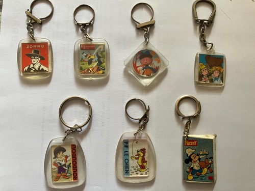 Vieux porte clés années 60 - 7,