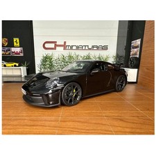 Collectible 1:18 Scale Porsche