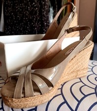 Sandales compensées beige kaki Toni Pons bouts ouverts et Brides Cuir verni 38