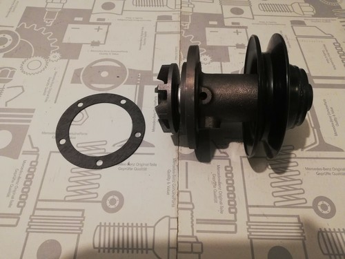 Pompe eau mercedes 180d - pompe,