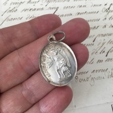 Belle Médaille Religieuse