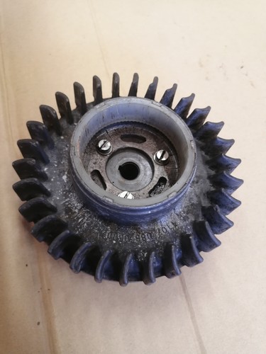 Volant moteur avec ventilateur