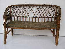 RARE BANQUETTE ANCIENNE DE POUPÉE EN ROTIN AASISE TISSU - FIN XIXème 