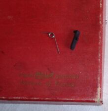 2 pieces pour moulinet ancien Mitchell 204 ............ ( 82180+ 82181 )