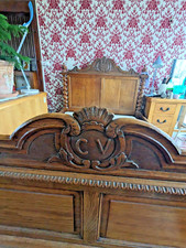 Lit ancien français en chêne massif sculpté vers 1880, style Henri II, avec initiales CV