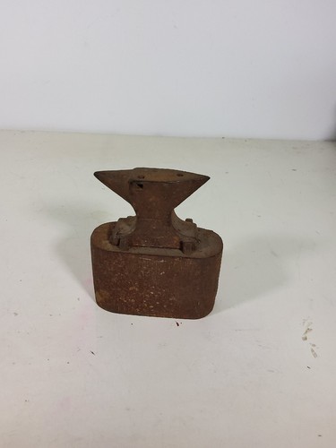 Enclume miniature ancienne