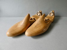 embauchoirs, formes à chaussure en bois massif, T43, années 60