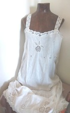 Charmante ancienne chemise légère brodée, ajourée,  dentelle