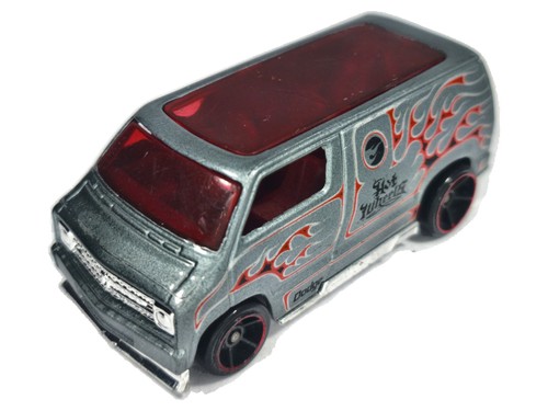 Custom dodge van th - '77,