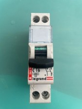 Disjoncteur 16A LEGRAND à vis