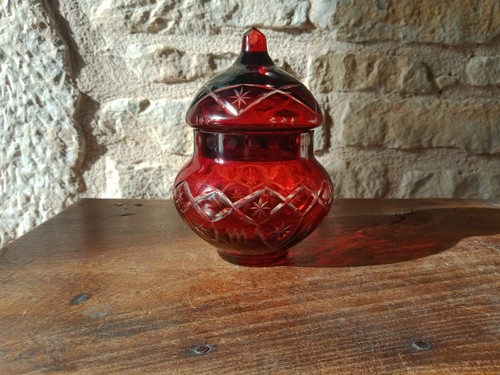 Joli petit pot couvert - pot,