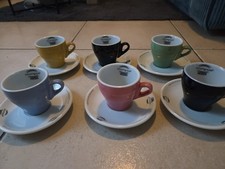LOT DE 6 TASSES ET SOUS-TASSES