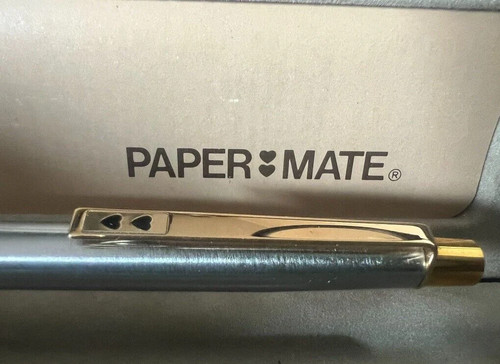 Stylo plume chromé - À,