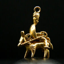 OR24 - ORIGINAL Pendentif Or jaune 14K, "Pénitent à l'envers sur son âne"