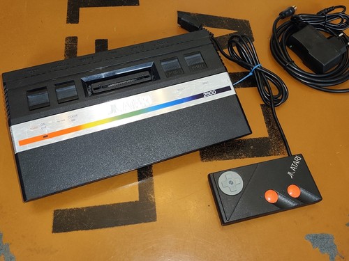 Atari 2600 console - console, avec