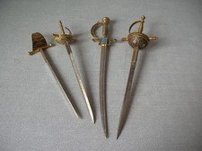 Lot de 4 anciens ouvre