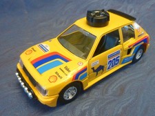 Voiture miniature au 1/25
