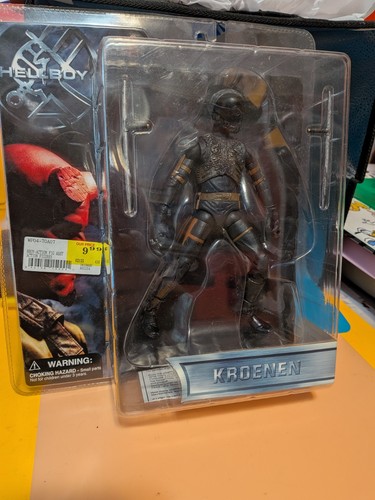 2004 mezco hellboy kroenen - hellboy,