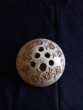 Pique Fleurs Signé Marius