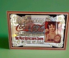 ancien miroir publicitaire coca cola avec le cadre en bois vintage