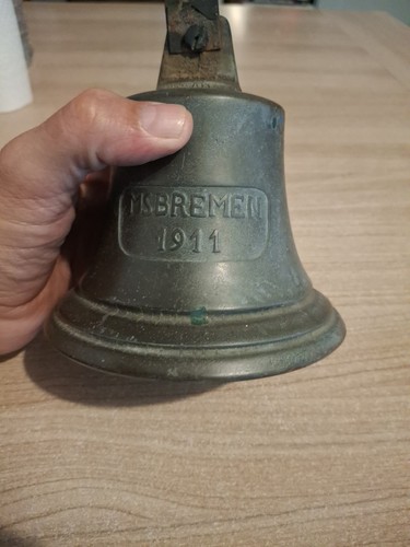 Cloche bronze ancienne - , de