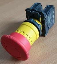 Arrêt d'urgence SCHNEIDER ELECTRIC XB5AS8444 avec 2 contacts NC ZBE-102 240V 3A